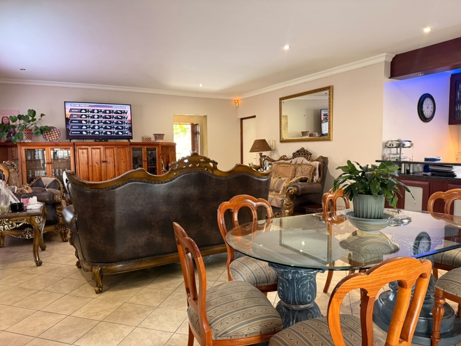 3 Bedroom Property for Sale in Safari Gardens North West